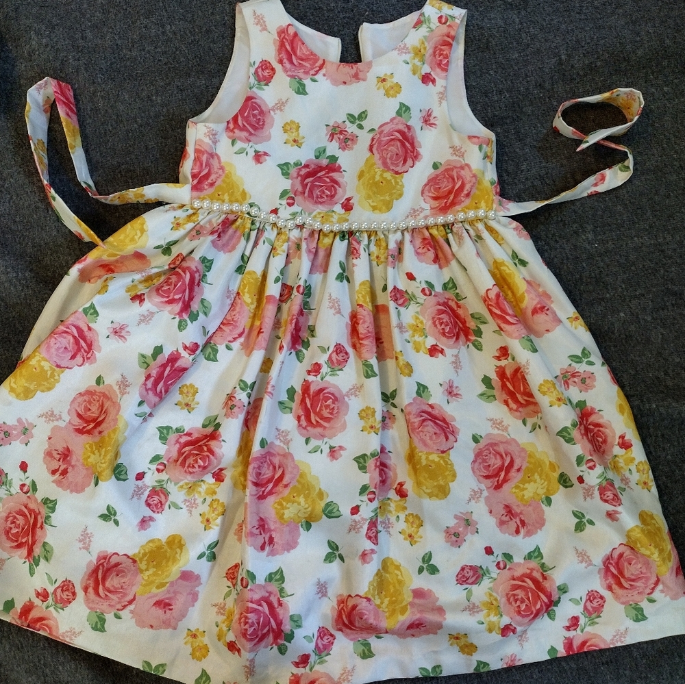 American Princess Dress, Size 6, Pink, Yellow and White.
